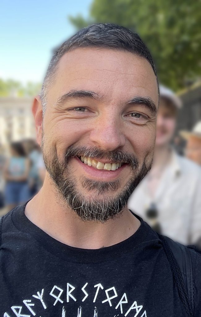 About Dan Dore 1 Dan Dore Men's Confidence Coach